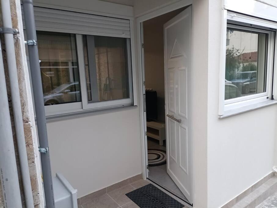 Veraman House Apartment *